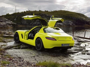 Mercedes-Benz SLS E-Cell Puzzle - Play Free Online HTML5 Browser Game on TapToRun